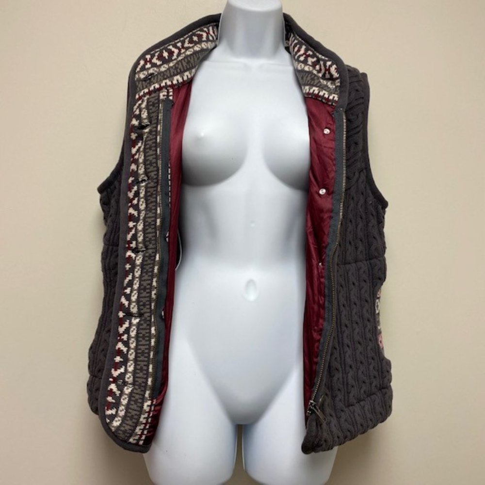 Bob Timberlake Bass Pro Shop Heavy Cable Knit Vest w/button and‎ zip front - Picture 5 of 9